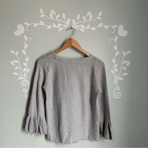 Light Grey Bell Sleeve blouse from Cyrus in size US L - Picture 6 of 7